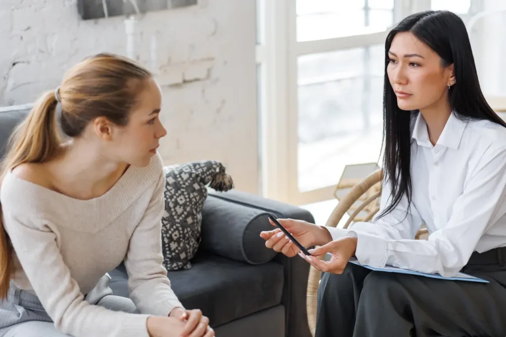 Therapist offering resources for families with mental illness​ orange county